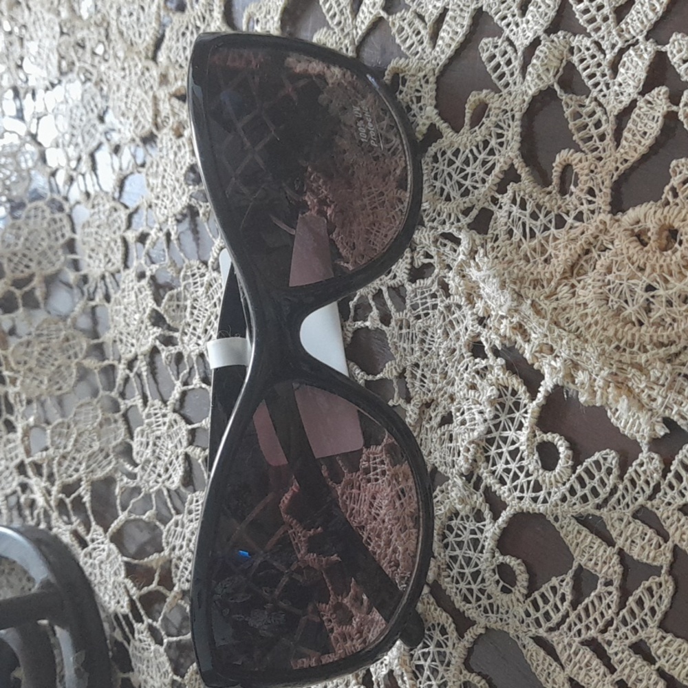Classic black 100%UV protection Sun glasses